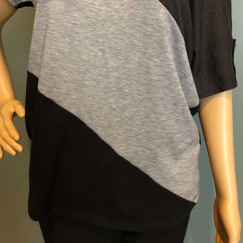 Notations Colorblock Off Shoulder Batwing Top - Picture 2 of 5